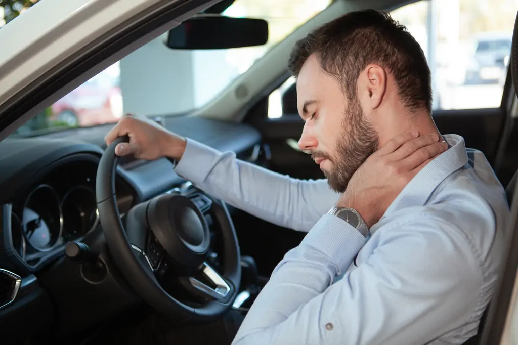 Common Symptoms of Driving-Related Back Pain