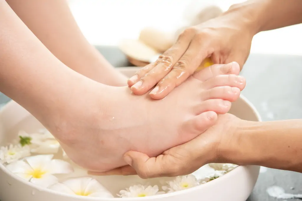 Benefits of Swedish Massage vs. Foot Massage